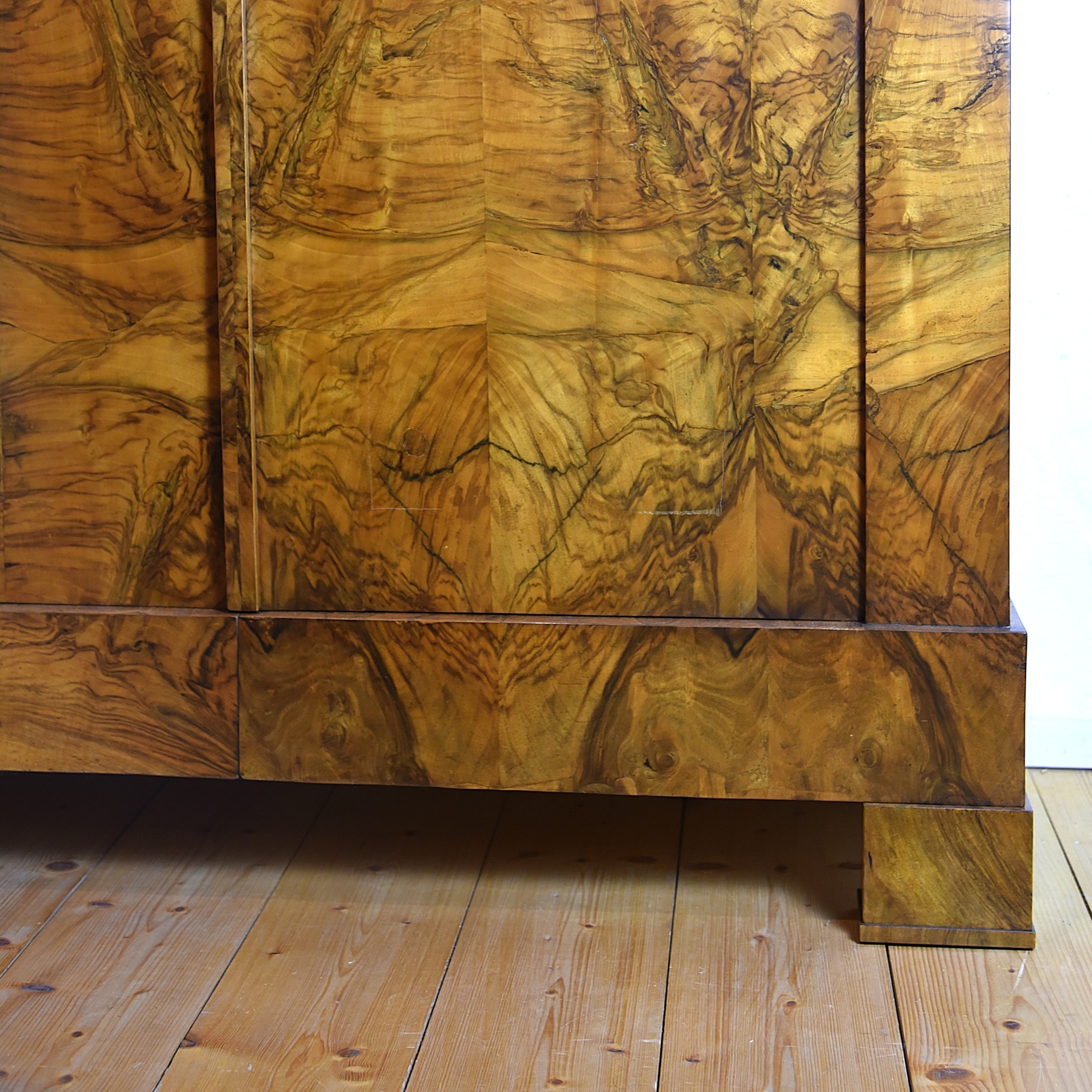 Biedermeierschrank Rheinland Detailansicht